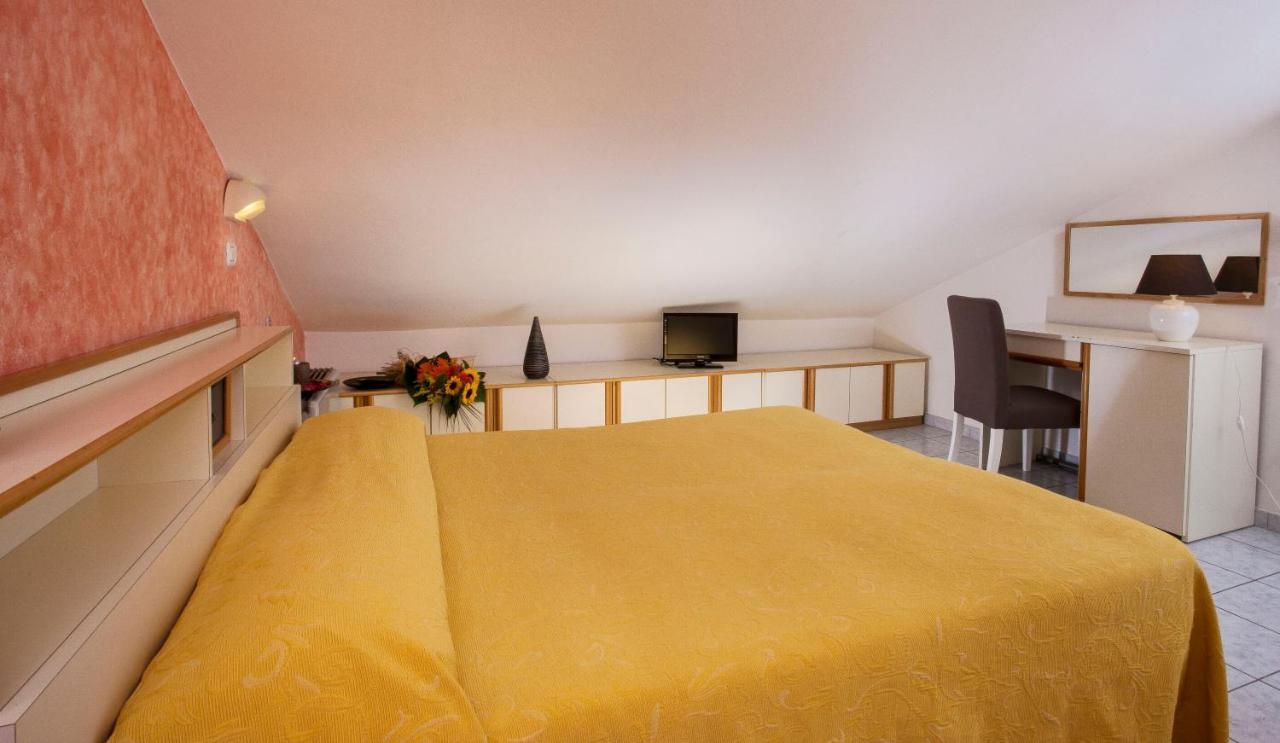 Hotel Locanda Rosy Cattolica Pokoj fotografie