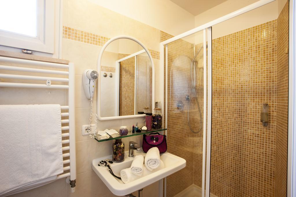 Hotel Locanda Rosy Cattolica Pokoj fotografie