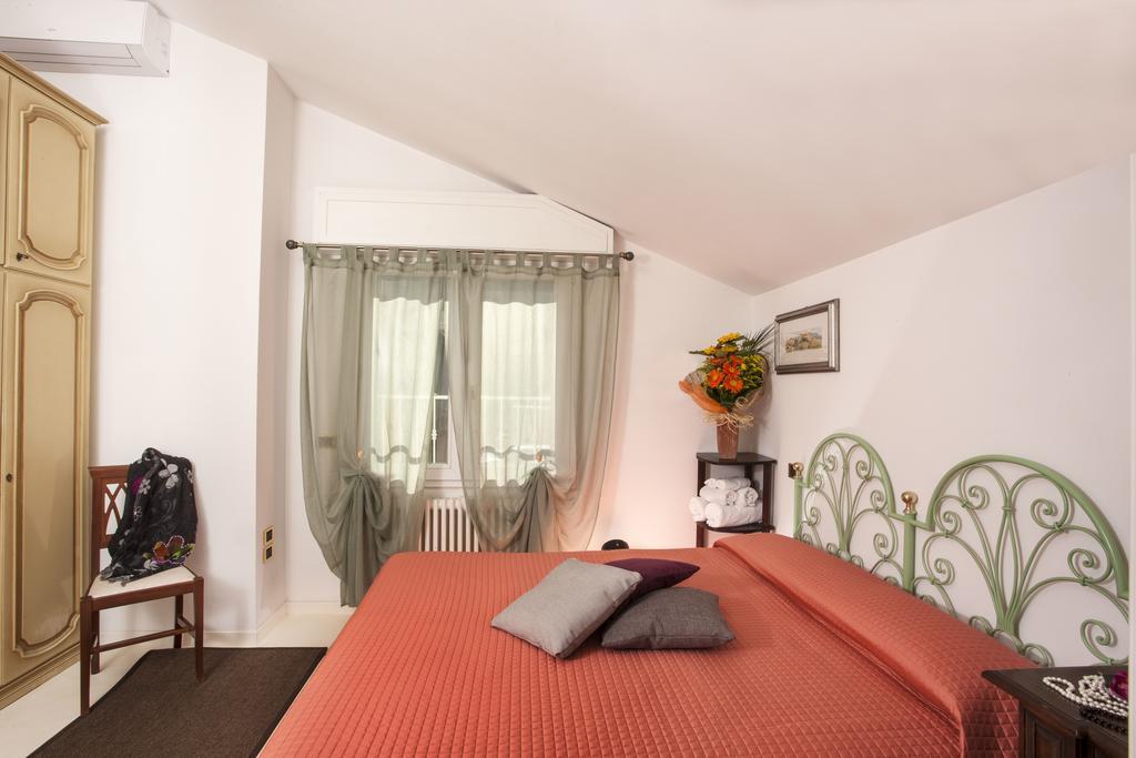 Hotel Locanda Rosy Cattolica Pokoj fotografie